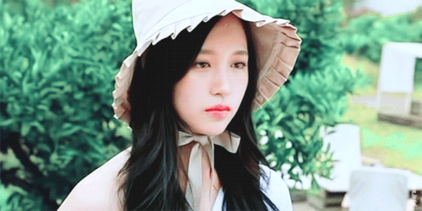 Mina (TWICE) khiến fan sửng sốt với khả năng biến hình: Công chúa hay ác nữ đều cân được ảnh 2