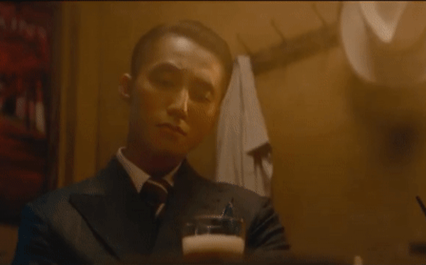 Netizen thích thú phát hiện “sếp” Sơn Tùng M-TP lộ chi tiết “giả trân” trong MV mới ảnh 2