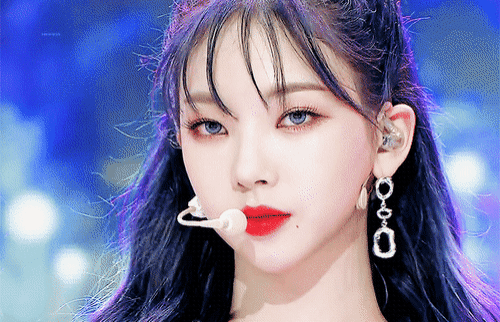 Chỉ cần để tóc mái thưa, Karina (aespa) khiến netizen phải công nhận “mỹ nhân thế hệ mới“ ảnh 4