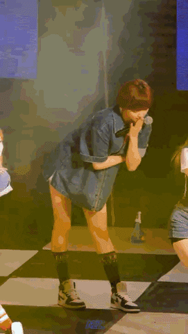 Chuyện những cô gái bỗng dưng nổi tiếng khắp K-Pop nhờ được côn trùng ghé thăm ảnh 6