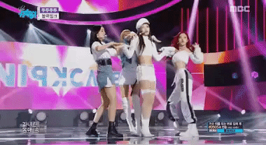 Cứ ngỡ Jennie (BLACKPINK) quên vũ đạo, hóa ra nhảy sai là có lý do cả đấy! ảnh 2