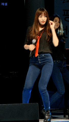 Chuyện những cô gái bỗng dưng nổi tiếng khắp K-Pop nhờ được côn trùng ghé thăm ảnh 4