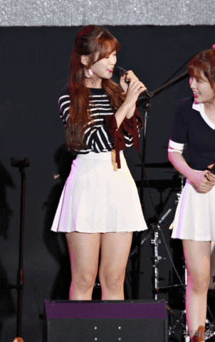 Chuyện những cô gái bỗng dưng nổi tiếng khắp K-Pop nhờ được côn trùng ghé thăm ảnh 3