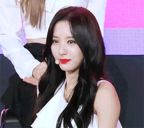 “Nụ cười hình trái tim” là thế nào mà các idol này được người Hàn khen hết lời? ảnh 7