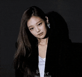 Cùng đối mặt với đèn flash mà sao Hàn và Trung có phản ứng hoàn toàn trái ngược ảnh 4