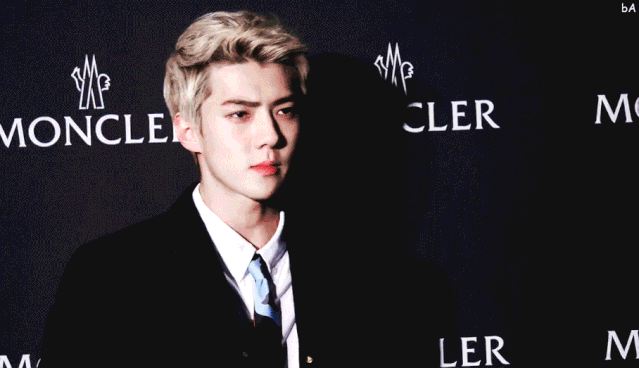 Cùng đối mặt với đèn flash mà sao Hàn và Trung có phản ứng hoàn toàn trái ngược ảnh 6