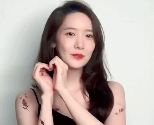 Làm nữ thần K-Pop quá lâu, Yoona (SNSD) chỉ khoe hình xăm dán cũng không được chấp nhận ảnh 2