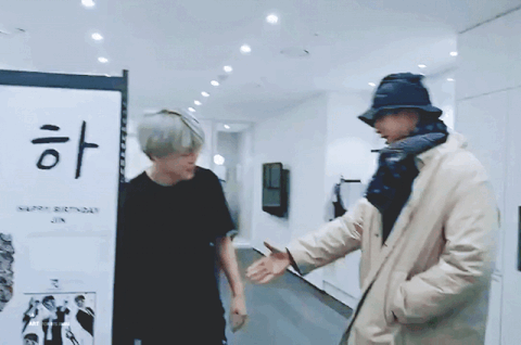 Trên đời này biết tìm đâu những chàng trai tinh tế, lịch thiệp có thừa như idol K-Pop? ảnh 5