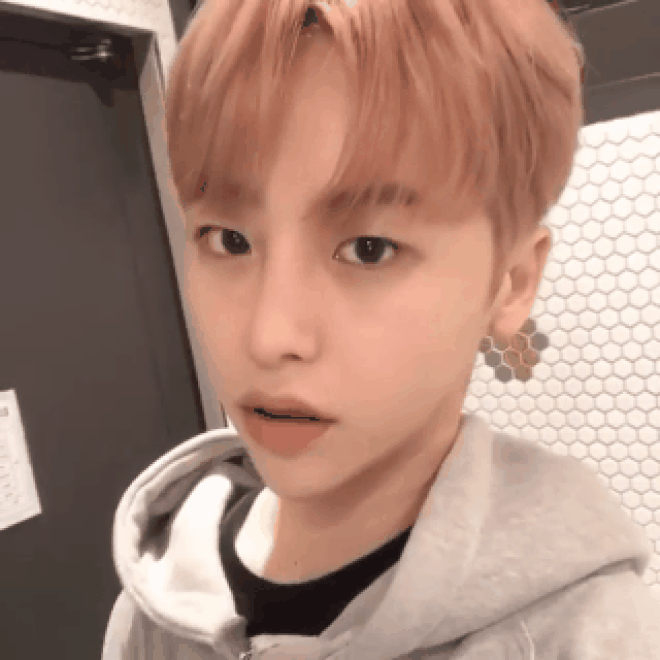 YouTuber chơi lớn đi làm tóc tại tiệm của BTS, TWICE, NCT và cái kết bất ngờ ảnh 4