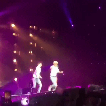 Góc “sởn da gà“: Loạt ảnh và clip cho thấy BTS thật sự có “siêu năng lực“? ảnh 3