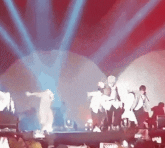 Đầu gối của idol K-Pop có bí quyết gì mà chịu được những động tác vũ đạo này? ảnh 11