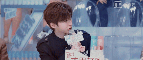 Chỉ từ một bức ảnh mà cư dân mạng tin chắc Lisa - Thái Từ Khôn hẹn hò ảnh 5