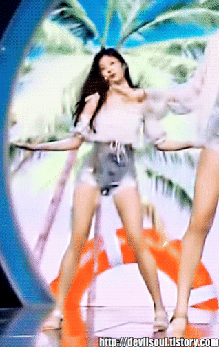 Chuyện chỉ có ở K-Pop: Tỷ lệ cơ thể còn quan trọng và ăn điểm hơn chiều cao ảnh 4