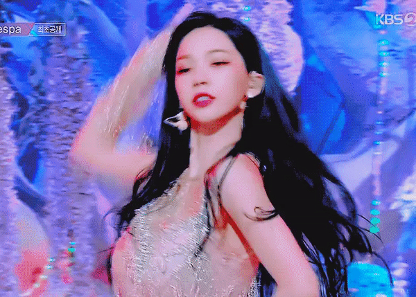 Bỏ lại sau lưng những lùm xùm, aespa có sân khấu debut xuất sắc khiến netizen thán phục ảnh 3