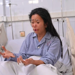Người phụ nữ kể lại giây phút sinh tử khi tàu du lịch lật