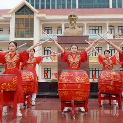 Màn trống hội Hào khí non sông, mùa xuân dâng Đảng