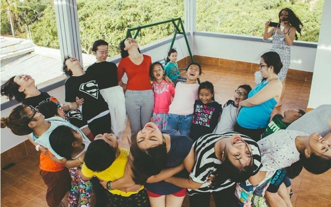 Kết hợp "homestay" và dạy tiếng anh cho trẻ em