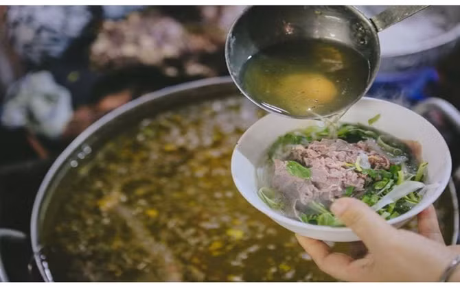 Đến phố Lò Đúc chọn ngay 1 trong 2 quán phở ngon nức tiếng