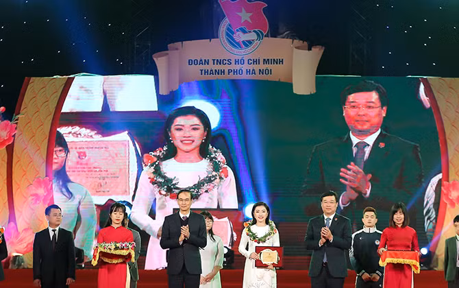 Tuyên dương 10 gương mặt trẻ tiêu biểu thủ đô năm 2018
