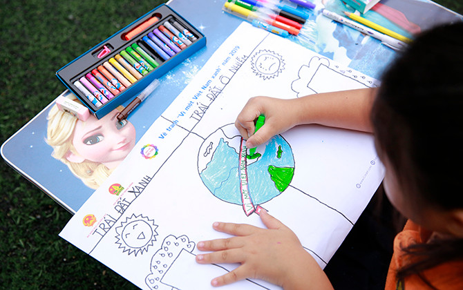 Xây dựng ý thức bảo vệ môi trường cùng ngày hội Sắc màu