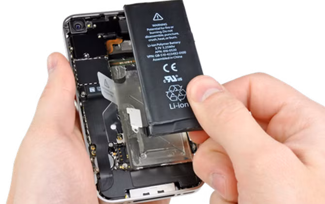 Người dùng iPhone cần nhanh chóng làm điều này trước khi 2018 kết thúc!