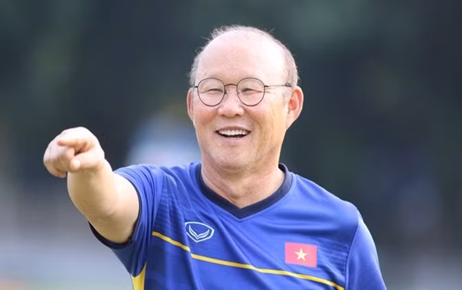 Park Hang Seo: Hành trình "phép màu" từ tân HLV gây tranh cãi đến tượng đài của bóng đá Việt Nam!