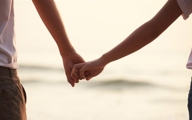 "Giải mã" những cái nắm tay của chàng