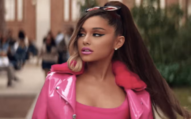 Ariana Grande vượt Selena Gomez, đạt quán quân trên Spotify với "Thank U, Next"