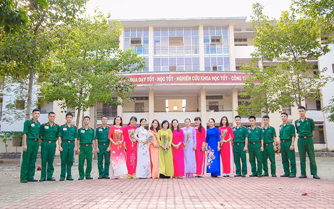 Đọc tài liệu tiếng Anh, nâng cao năng lực tự học của Trường Sĩ quan Kỹ thuật Quân sự