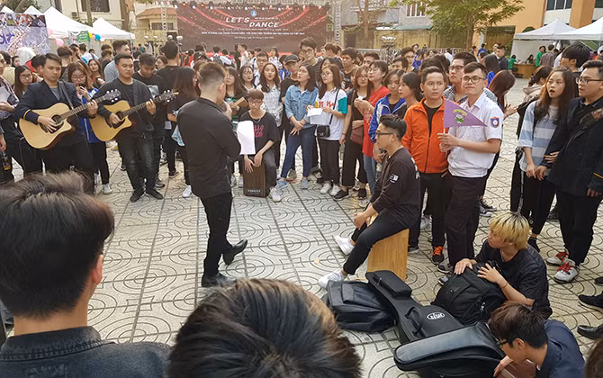 Sinh viên Hải Phòng hoà mình vào không khí sôi động đêm Gala nhóm nhảy