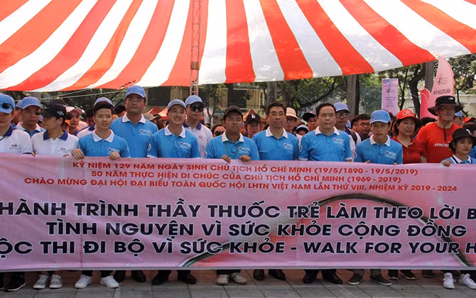 Hàng nghìn thầy thuốc trẻ tình nguyện vì một Việt Nam khoẻ mạnh