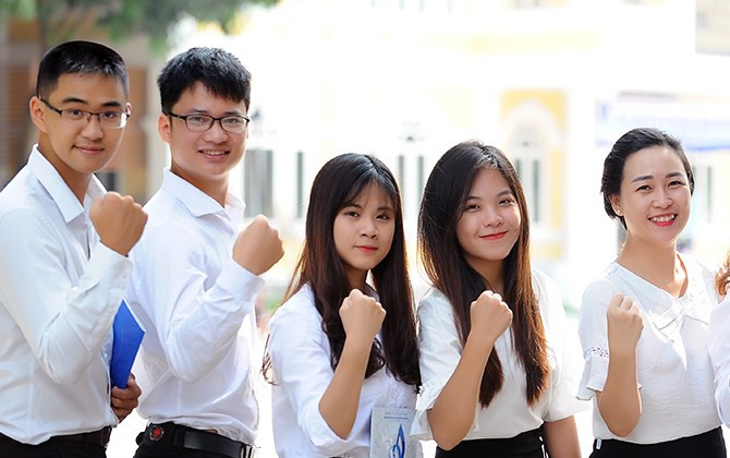 100 sinh viên nghèo có cơ hội nhận học bổng tiếp sức