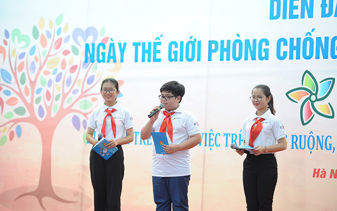 Hãy để trẻ ước mơ, đừng để trẻ phải làm việc sớm