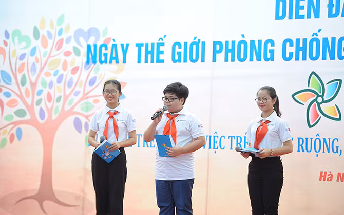 Hãy để trẻ ước mơ, đừng để trẻ phải làm việc sớm