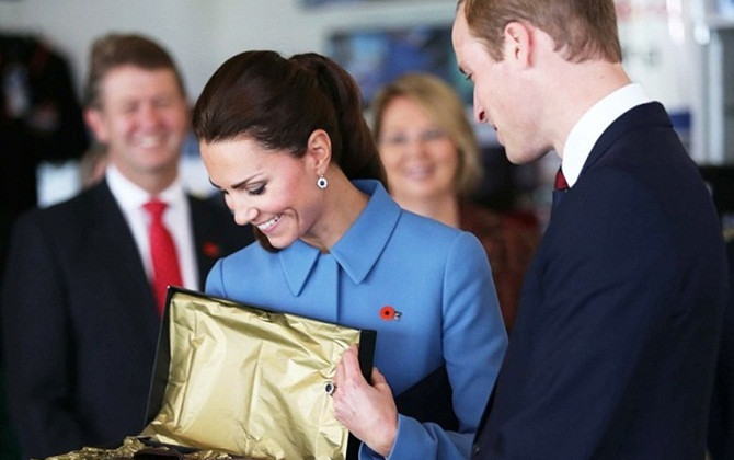 Hoàng gia Anh tặng quà gì cho những người thân vào dịp Giáng sinh?