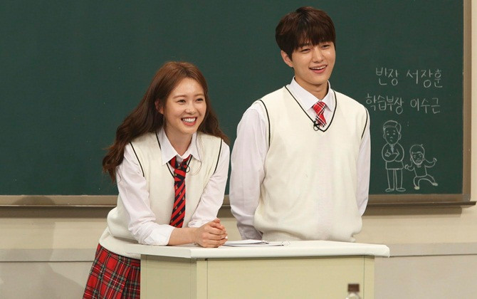 Để giữ gìn hình ảnh, những idol này thậm chí còn không được nói chuyện hay mỉm cười