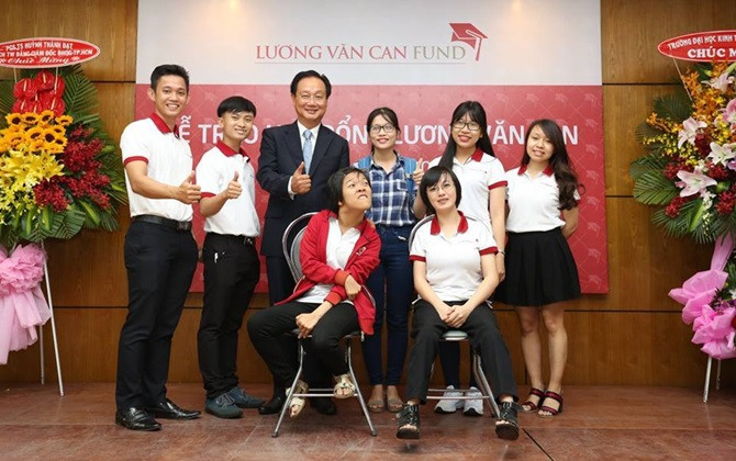 "Phượng hoàng lửa tái sinh"