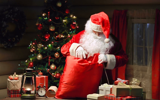 Phép màu của ông già Noel không có thật nhưng phép màu của ba mẹ thì mãi diệu kỳ!