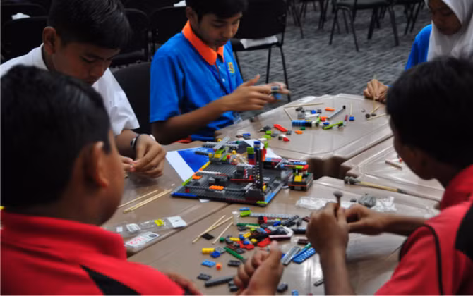 Tổ chức "STEM Day" cho học sinh THPT Hà Nội