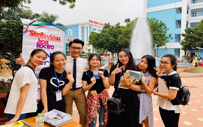 Một ngày làm sinh viên Đại học Sao Đỏ