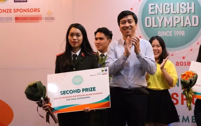 Sinh viên Học viện Cảnh sát giành giải Quán quân Olympic tiếng Anh chuyên toàn quốc