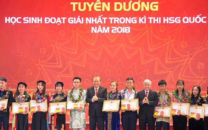 Xây dựng Kế hoạch Tuyên dương học sinh, sinh viên và thanh niên DTTS năm 2019