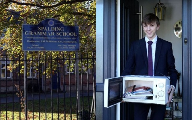 Trường cấm đeo balo, nam sinh mang hẳn lò vi sóng tới lớp học