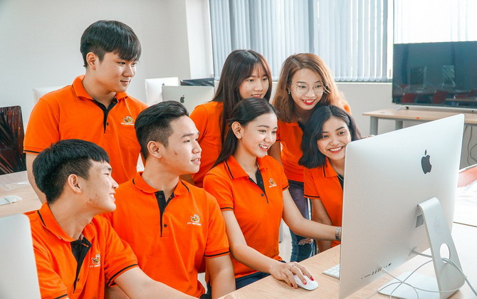 "Đột nhập" phòng lab "cực phẩm" của trường ĐH FPT