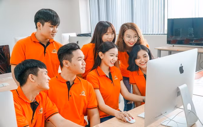 "Đột nhập" phòng lab "cực phẩm" của trường ĐH FPT