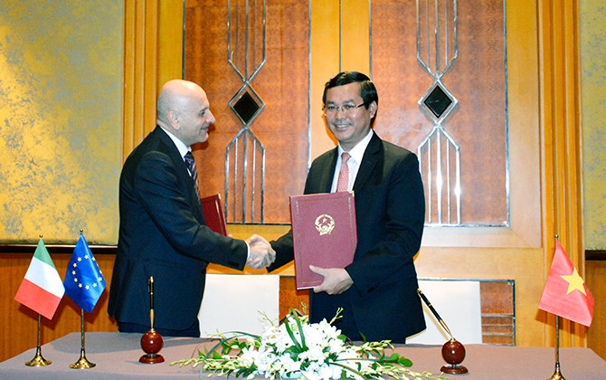 Ký kết chương trình hành động về hợp tác giáo dục Việt Nam - Italia giai đoạn 2019-2022