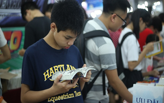 Hội sách 2019: Nắng nóng không ngăn người đọc đến với sách