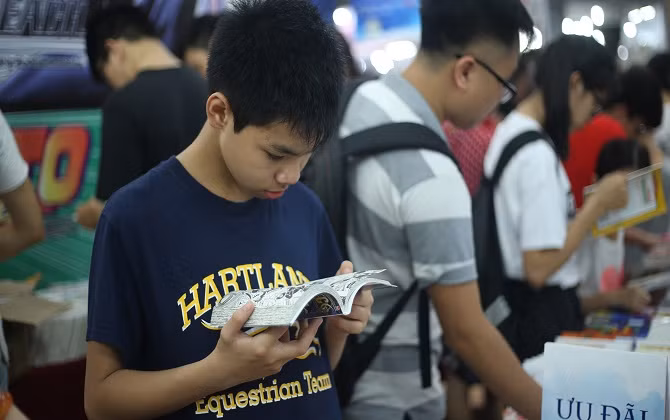Hội sách 2019: Nắng nóng không ngăn người đọc đến với sách