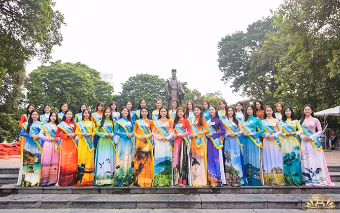 39 thí sinh Hoa khôi Thủ đô 2019 dâng hương tại Tượng đài Lý Thái Tổ