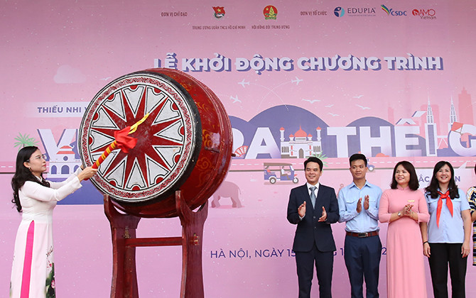 Khởi động chương trình Thiếu nhi Việt Nam - Vươn ra Thế giới